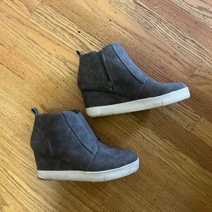 Gray Slip-On Women’s Shoes